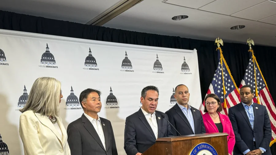 House Democratic Leadership Hold Weekly News Conference (Nov. 19)