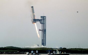 LIVE NOW: SpaceX Launches 6th Starship Flight Test