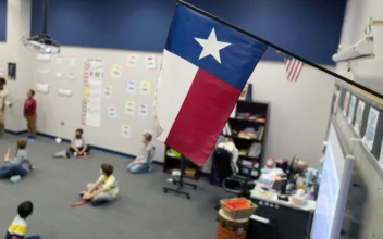 Texas Board Advances Plan to Allow Bible Material in Elementary School Lessons