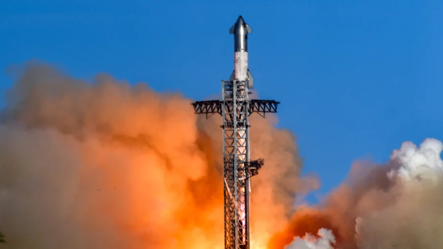 Trump Watches SpaceX Rocket Launch With Musk, Booster Catch Attempt Aborted