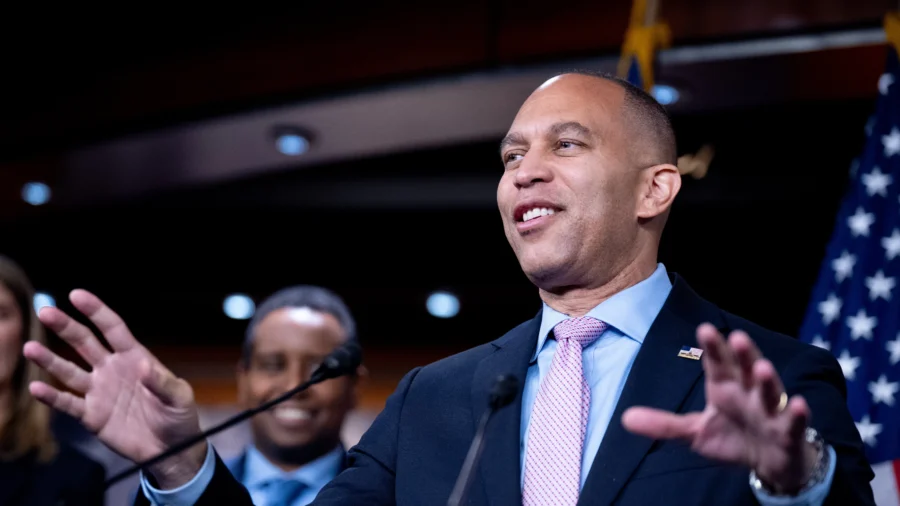 Jeffries Must Communicate House Democrats’ Economic Plan More Clearly: Political Consultant