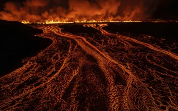 Volcano on Iceland’s Reykjanes Peninsula Erupts for 7th Time in Year