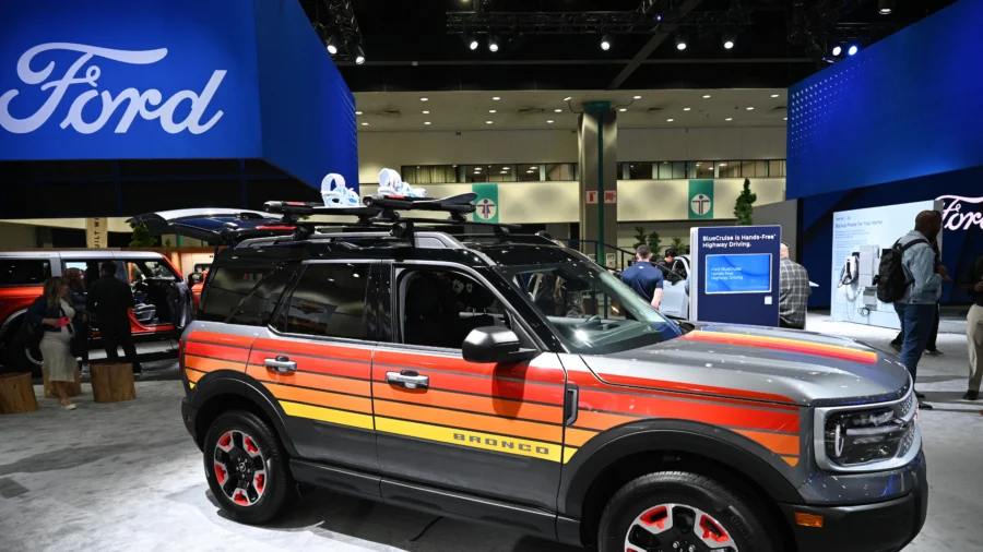 Los Angeles International Auto Show Kicks Off