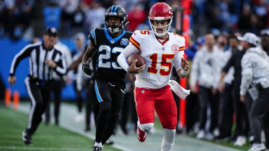 Patrick Mahomes and Chiefs Win at the Buzzer Again, Topping Panthers 30–27 on Shrader’s Field Goal