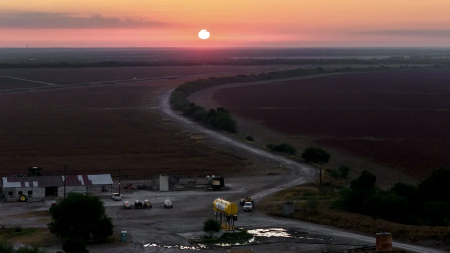 Texas Official Offers 1,400-Acre Ranch for Illegal Immigrant Detention Centers