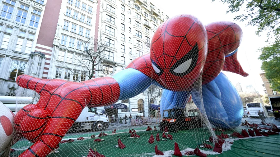 Macy's Thanksgiving Day Parade Balloons Come to Life