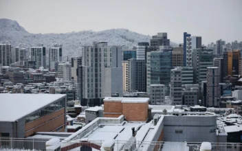 South Korea Battles 2nd Day of Heavy Snow; 5 Dead