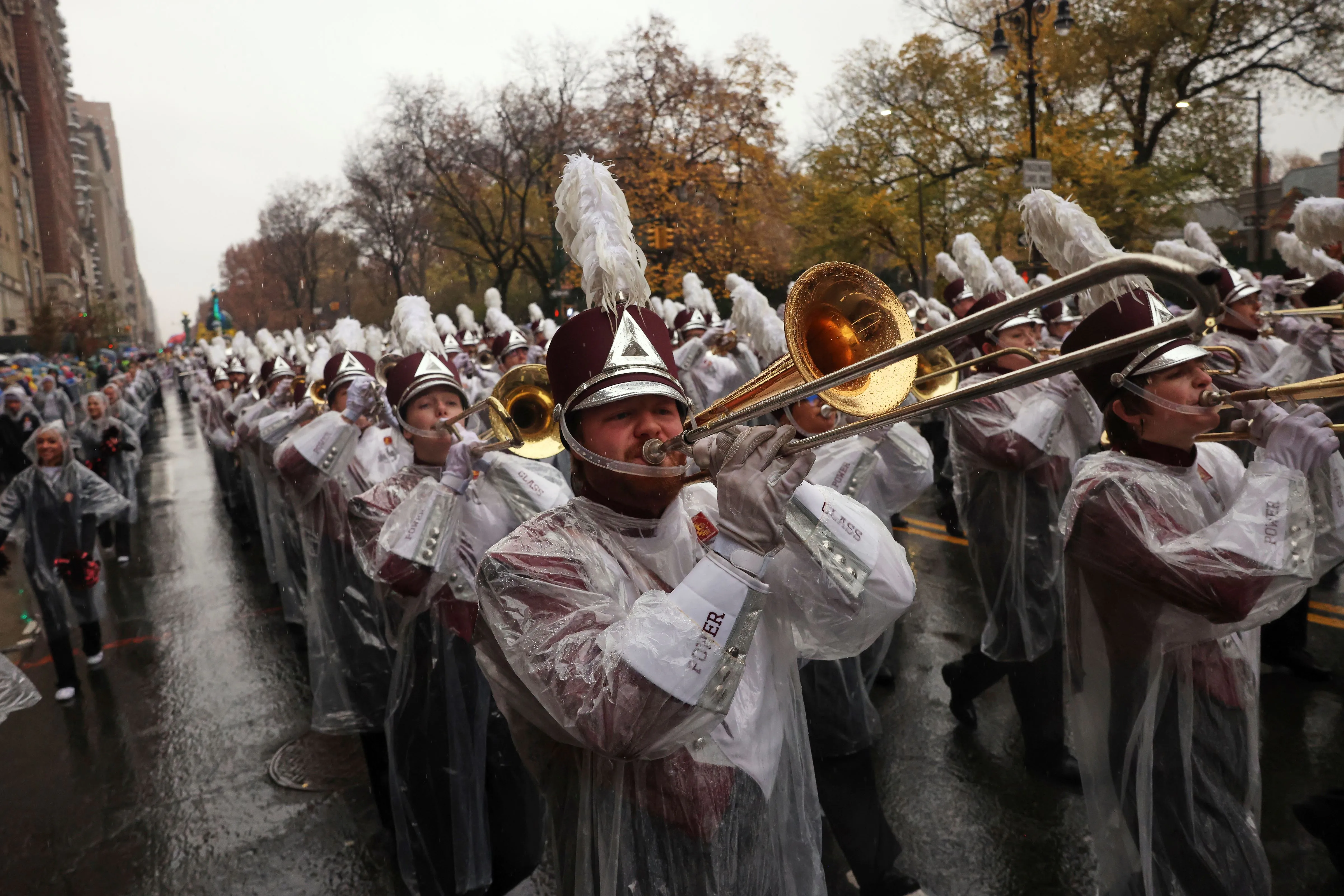 Macy’s Thanksgiving Day Parade Kicks Off in Steady Rain Century After Its First Trip Through NYC