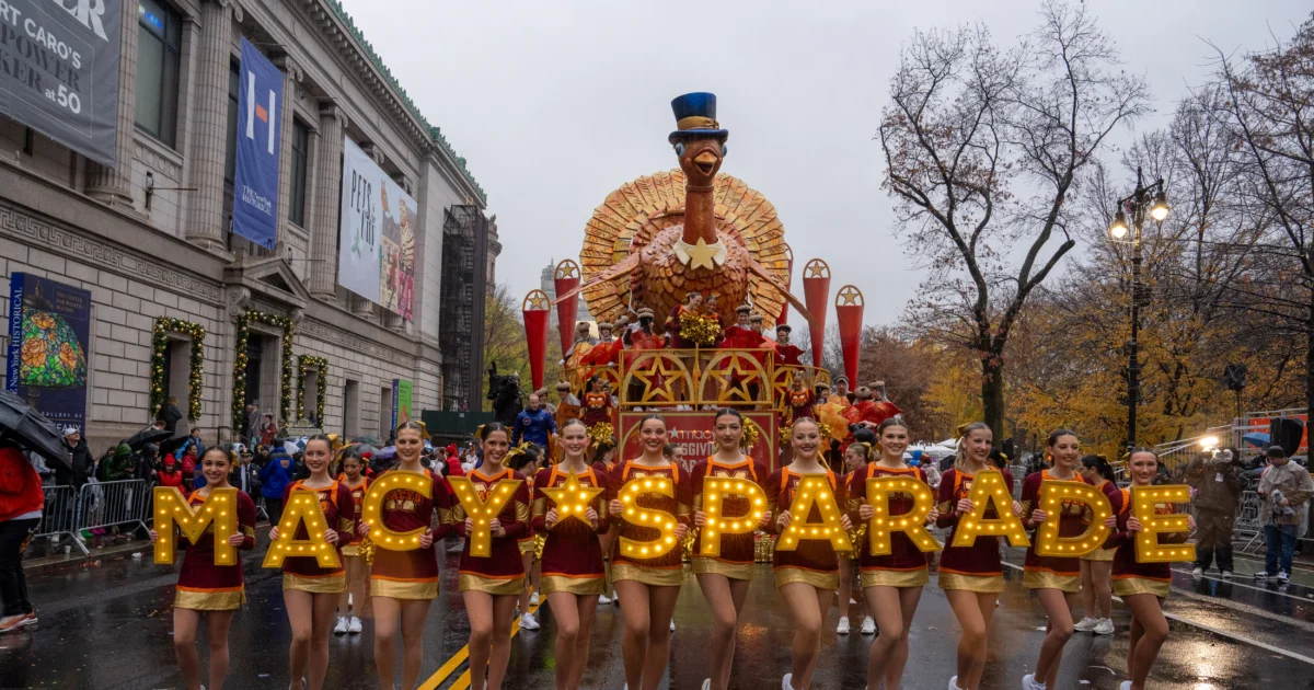 Macy’s Thanksgiving Day Parade: Giant Balloons, Floats, and Wet Weather