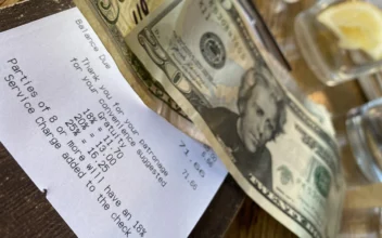 US Restaurant Tipping: Should It Stay or Should It Go?