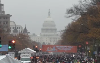 8,000 Runners Flood Washington for 23rd Annual Turkey Trot