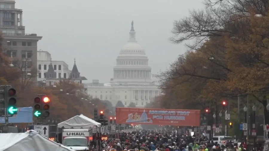 8,000 Runners Flood Washington for 23rd Annual Turkey Trot