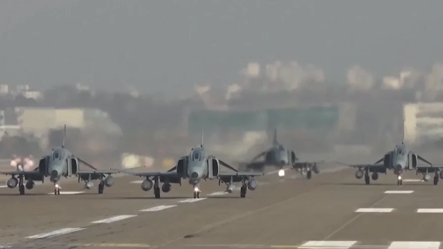 2 Chinese, 7 Russian Jets Enter South Korea's Air Defense Zone