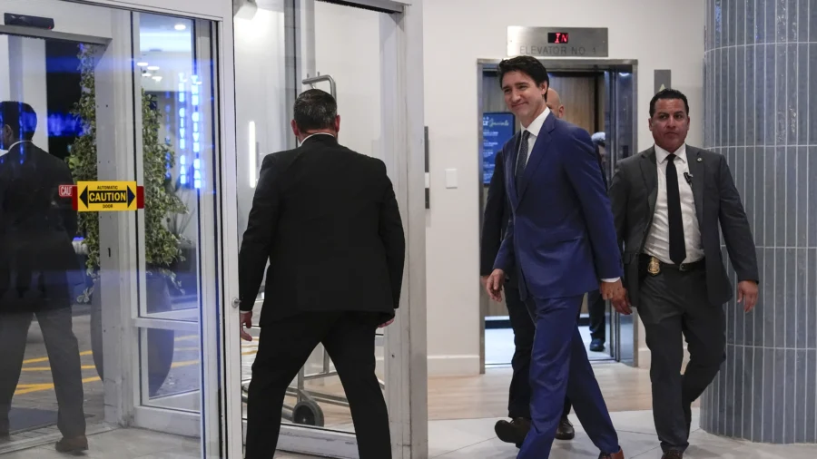 Trudeau Meeting With Trump in Florida