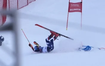 Mikaela Shiffrin Suffers Abrasion on Hip During Crash on Final Run of World Cup Giant Slalom