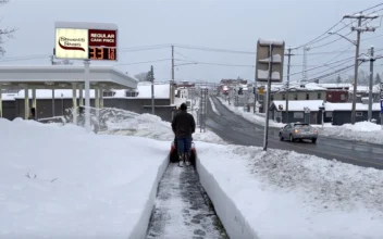 Heavy Snow Blankets Parts of the US During Busy Holiday Travel Weekend