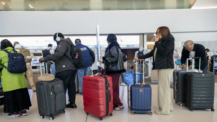 More Than 3 Million Travelers Screened at US Airports in a Single Day, Setting Record