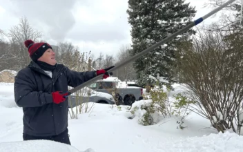 Great Lakes Region Braces for More Snow While Cleaning up After Lake-Effect Storms