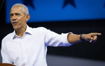 LIVE 6 PM: Obama Speaks About Pluralism in Chicago