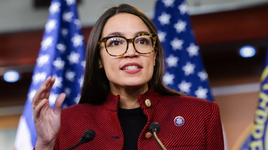 Alexandria Ocasio-Cortez Running to Be Top Democrat on House Oversight Committee