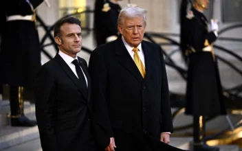 Macron Meets Trump and Zelenskyy