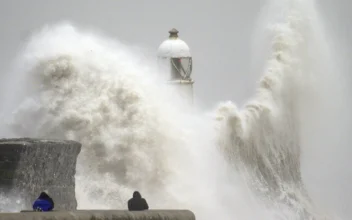 Storm Darragh Batters UK and Ireland, Leaving 1 Dead and Hundreds of Thousands Without Power