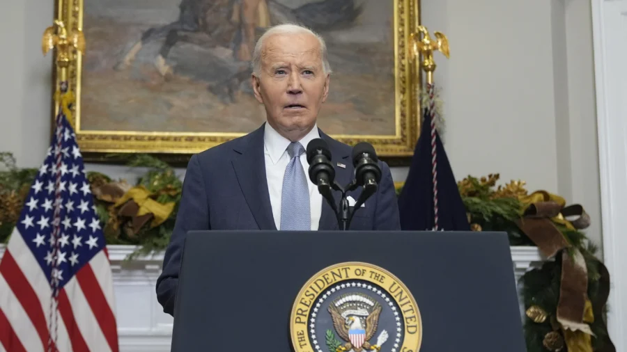 Biden Pledges US Support for Syria, Its Neighbors After Collapse of Assad Regime