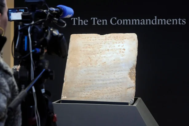 Ap24344600005056-the Oldest Complete Tablet Of The Ten Commandments