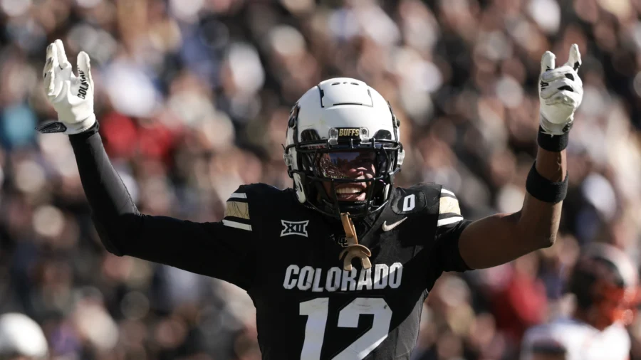 2-Way Colorado Star Among Heisman Trophy Finalists