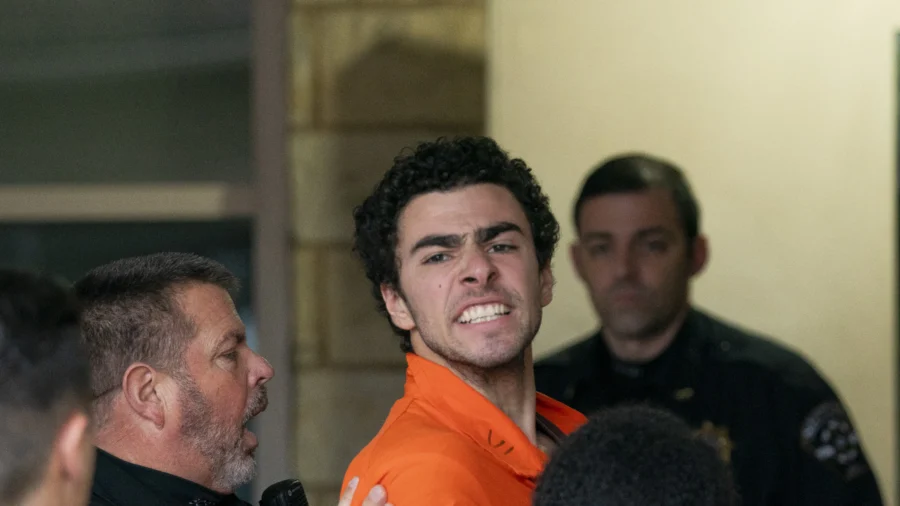 Mangione’s Shouting Explained, Attorney Weighs In