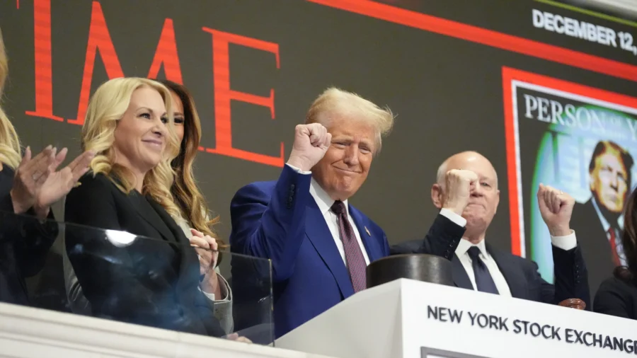 Trump Rings NY Stock Exchange Opening Bell to 'USA' Chant