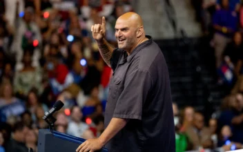 Fetterman Posts on Truth Social, Calls for Pardoning Trump