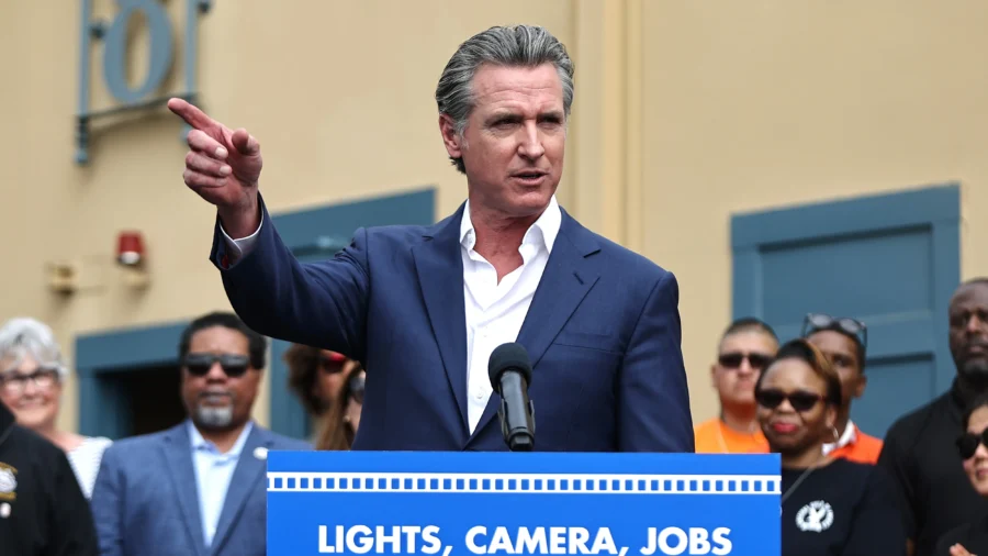 California Law in 2025 Restricts Notifying Parents of Children’s Gender Identity