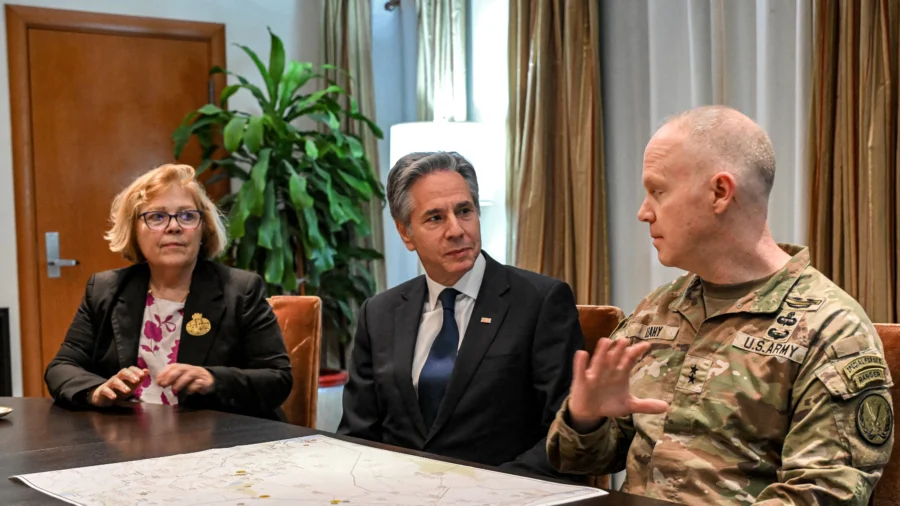 Blinken Makes Surprise Visit to Iraq as Questions Surround Post-Assad Syria