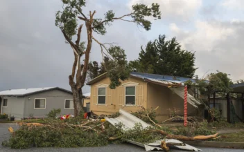 Storms Encase Iowa and Eastern Nebraska in Ice and Generate Rare Tornado Warning in San Francisco