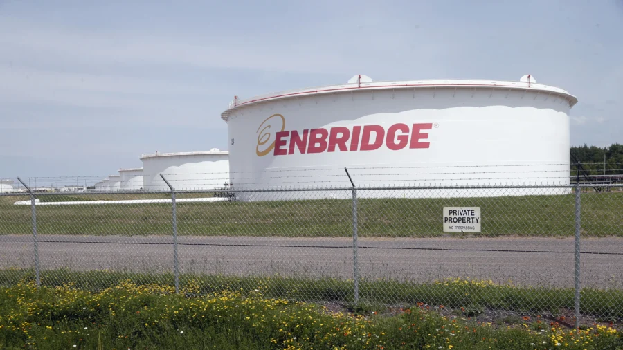 Enbridge Pipeline Leak Spills 70,000 Gallons of Crude Oil in Wisconsin