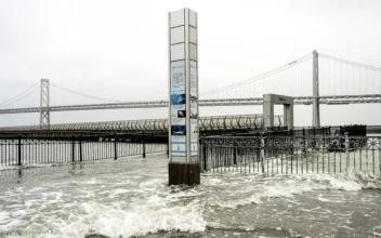 Storms Across US Bring Heavy Snow, Dangerous Ice, and Tornado in California