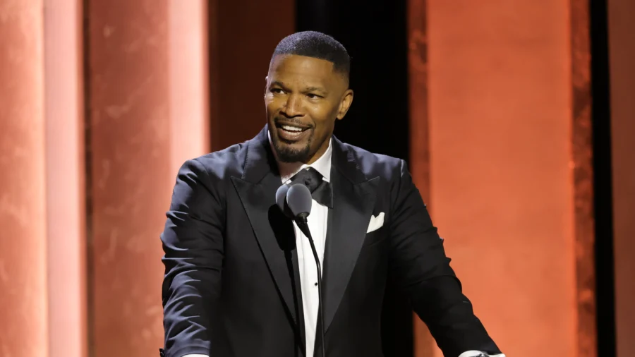 Jamie Foxx Gets Stitches After Glass Thrown at Him During Dinner in Beverly Hills