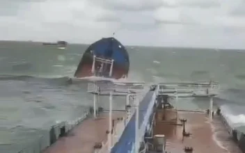 Russian Tanker Splits in Storm, Spilling Oil Into Kerch Strait