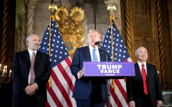 Trump, SoftBank Announce $100 Billion US Investment