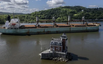 Corps of Engineers Will Look to Save 150-Year-Old Lighthouse From Crumbling Into Hudson River