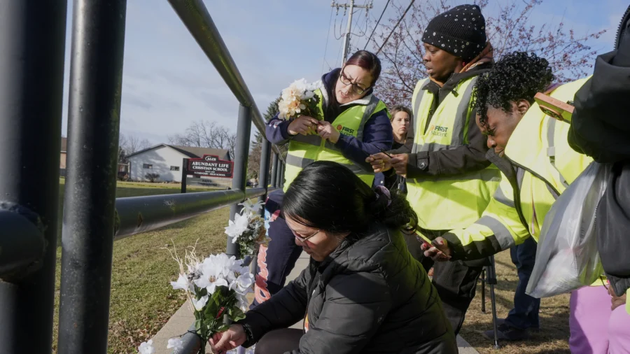 Vigil Held to Remember the Victims of Wisconsin School Shooting