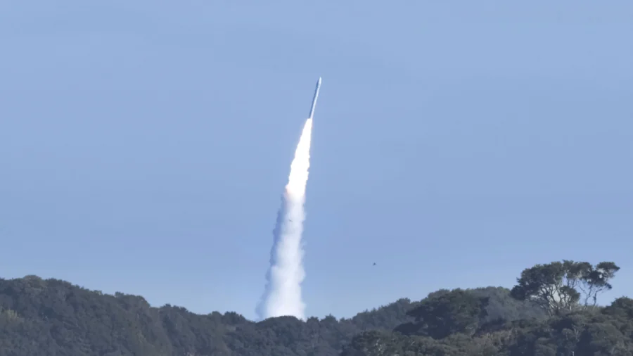 Japanese Space Startup Aborts 2nd Satellite Launch Attempt Minutes After Liftoff