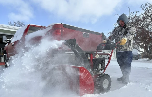 Snow, Ice and Strong Winds Make for Dangerous Conditions in Upper Midwest