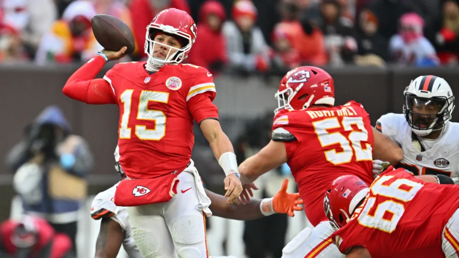 Patrick Mahomes to Play Saturday Against Houston