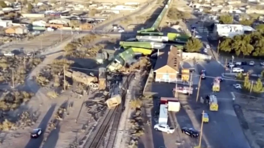 2 Killed, 3 Injured When Freight Train Derails in Small West Texas City After Collision