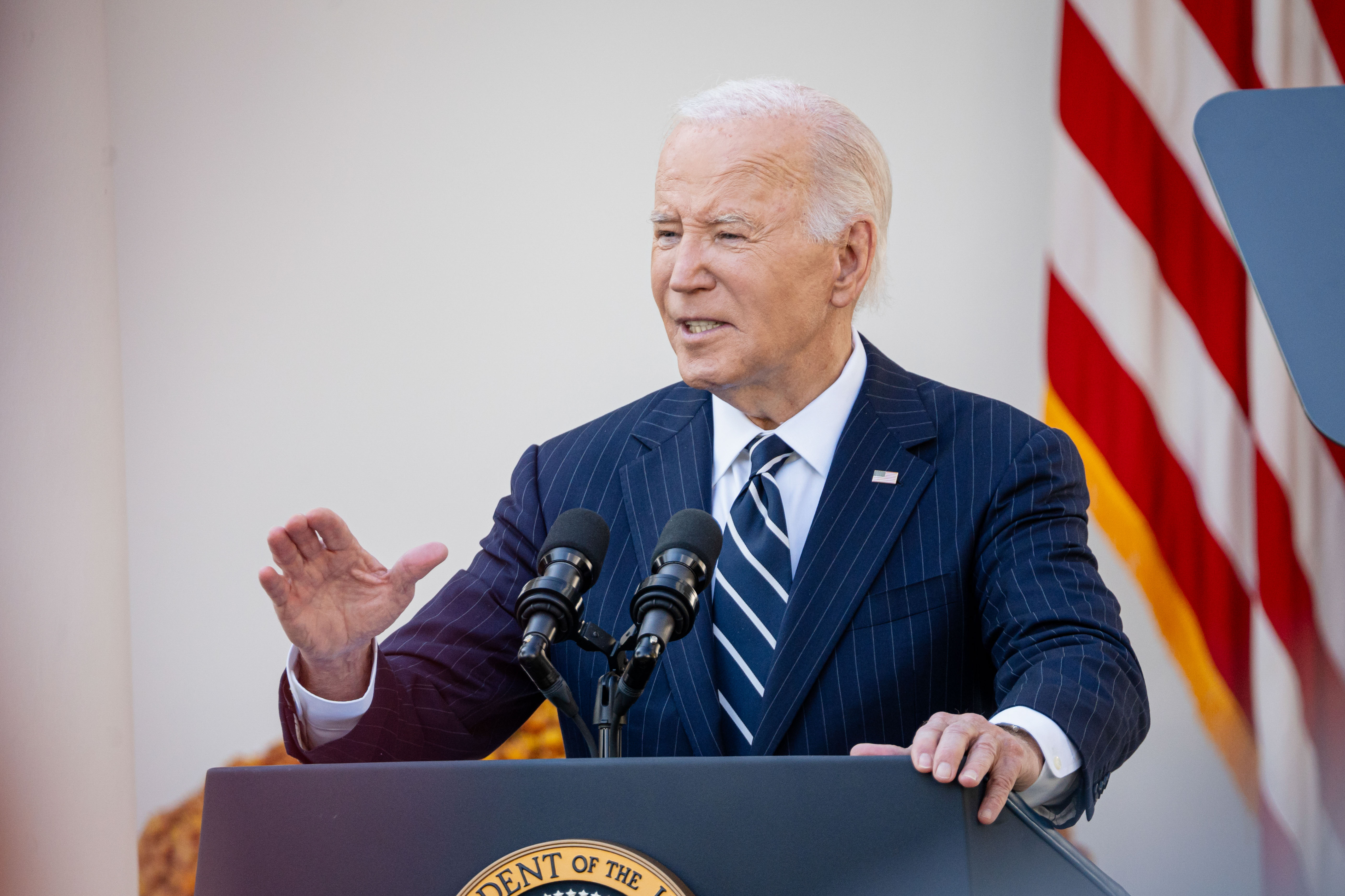 Biden Withdraws Student Loan Programs NTD