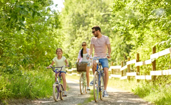 Increase In-person Connection to Help Young People Achieve a Balance of Life and Tech: Psychologist