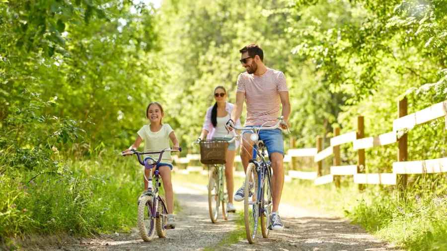 Increase In-person Connection to Help Young People Achieve a Balance of Life and Tech: Psychologist