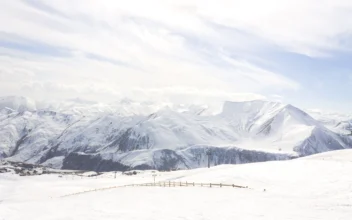 174 Colorado Skiers and Snowboarders Rescued After a Lift Cracks